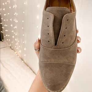 Tan trendy loafers Oxford / Loafers